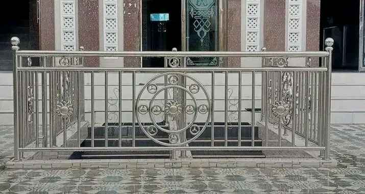 Railing Tangga Akrilik Minimalis